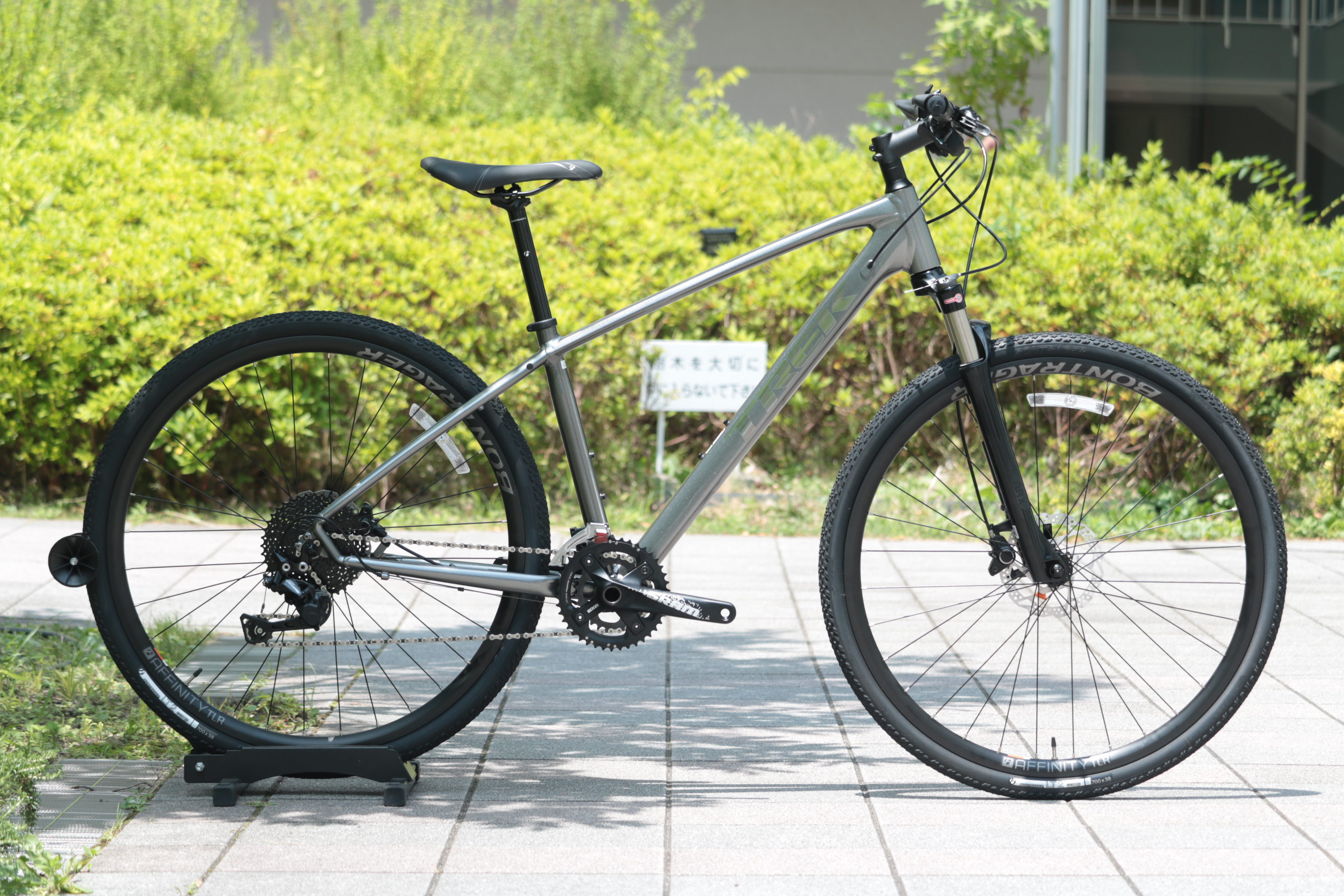 軽いオフロードもこなせる！TREK(トレック)最新2019年モデルDual Sport