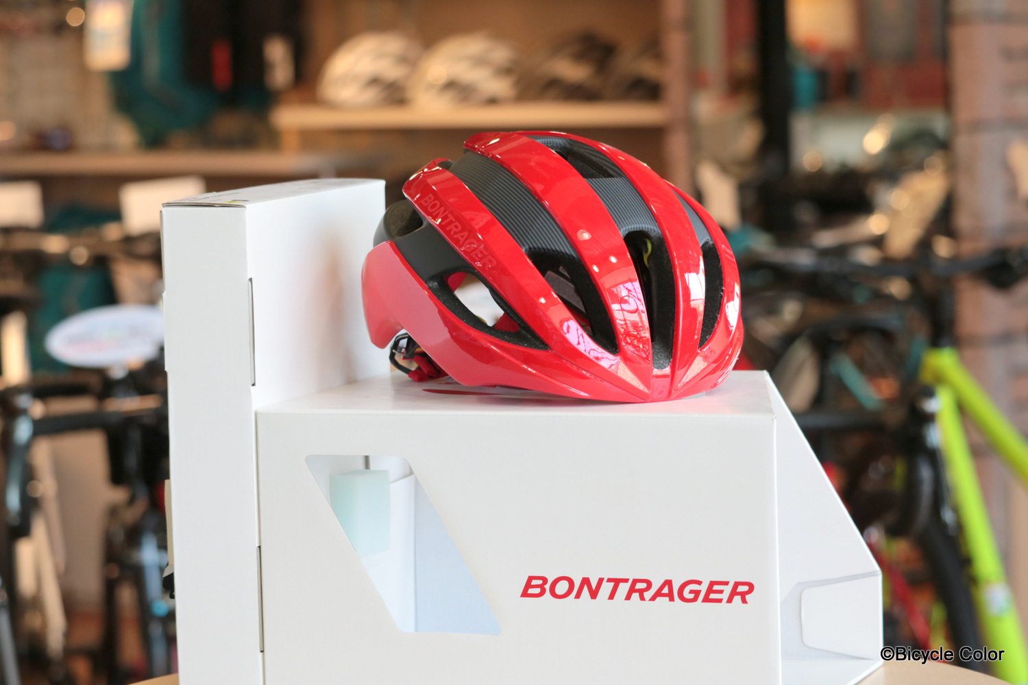 ツール・ド・フランスで選手も使用中！BONTRAGER(ボントレガー)ヘルメット、VELOCIS(ベロシス)のご紹介です。 | 奈良・京都のロードバイク ・クロスバイク専門店 | バイシクルカラー | トレック