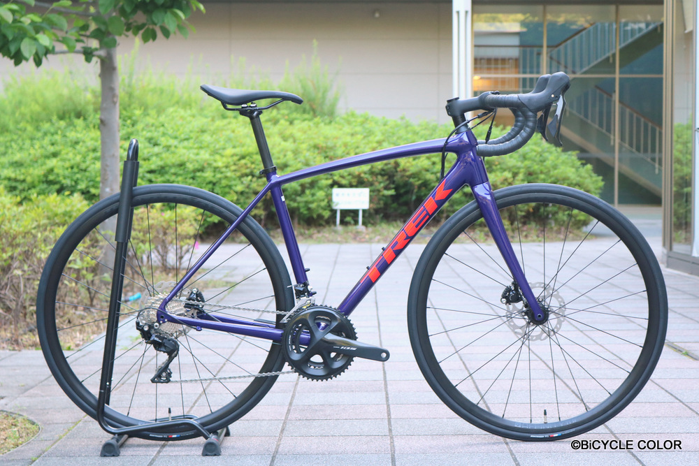 美しいパープルのロードバイク、EMONDA(エモンダ) ALR5！ フレーム