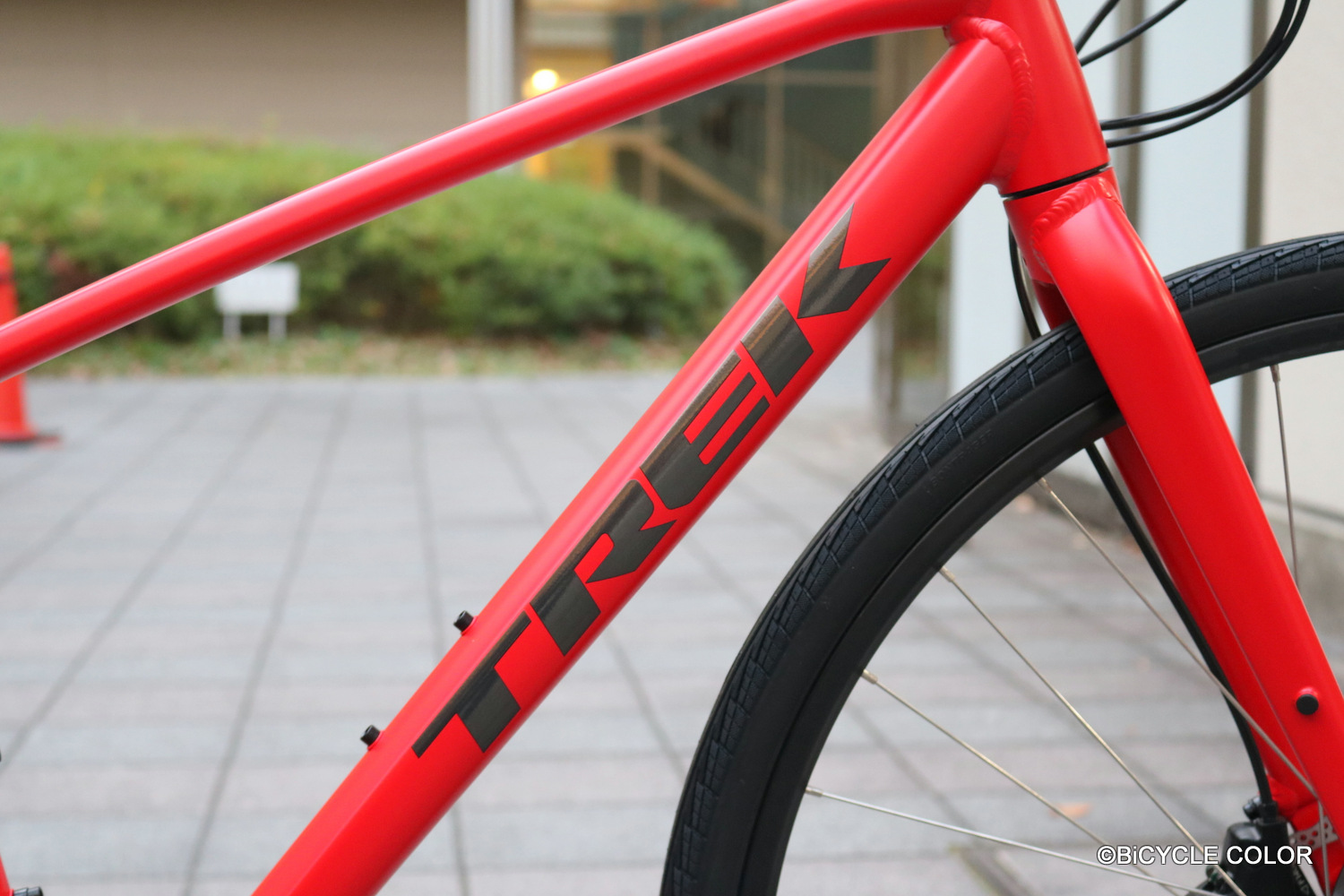 2024最新作】 トレック ロードバイク 色レッド 赤 自転車本体 